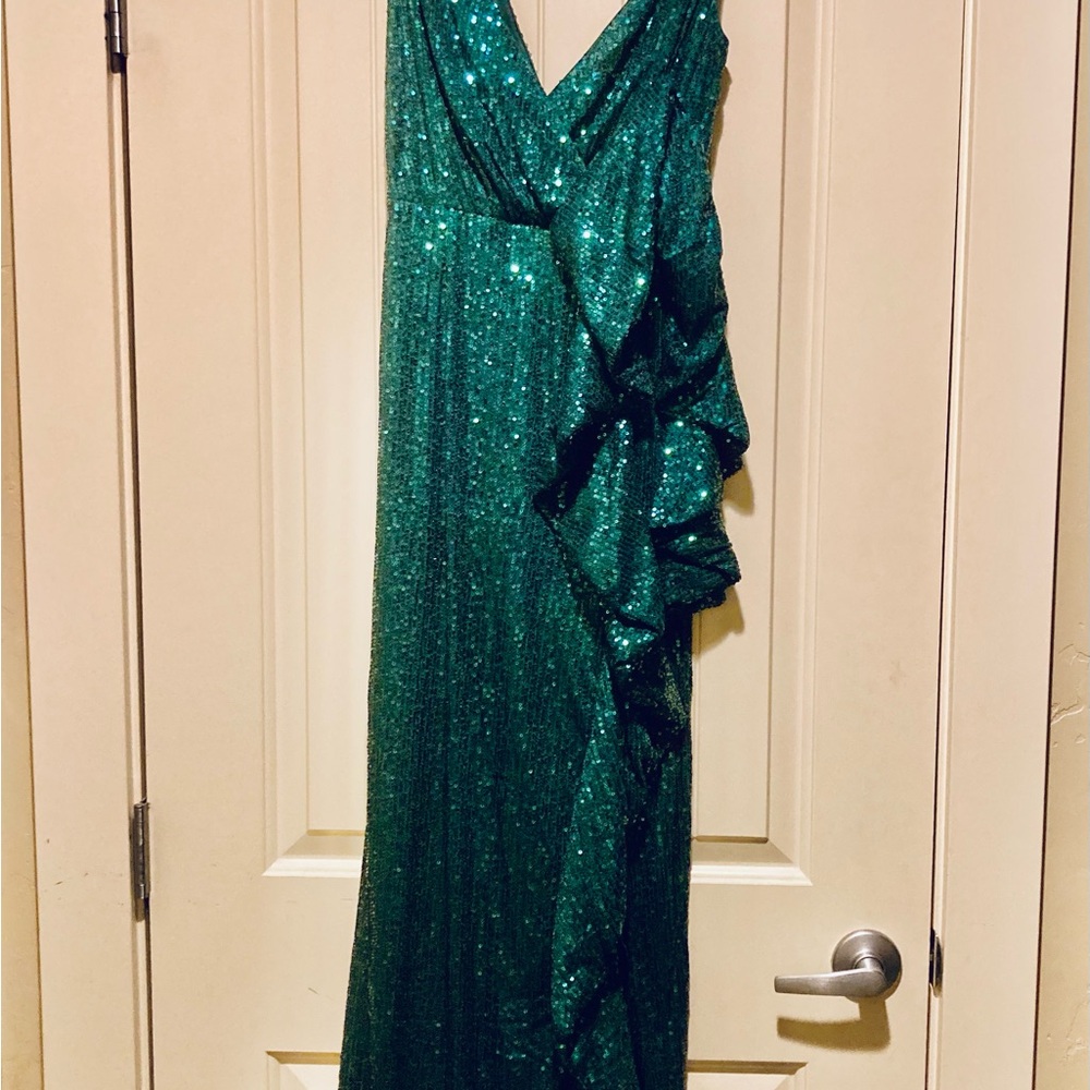Elegant Green Sequin Gown